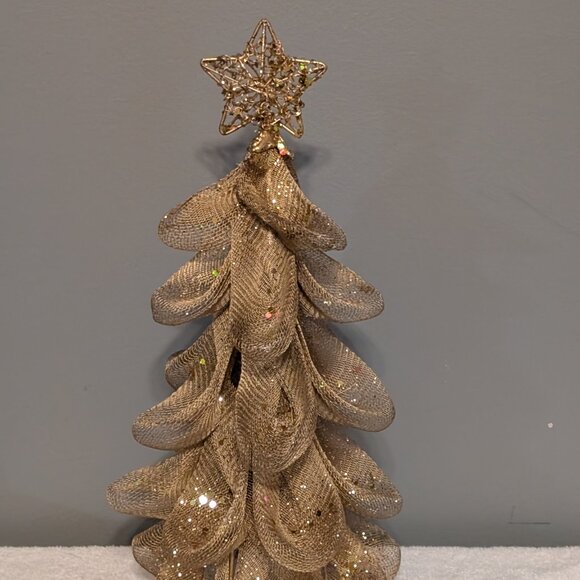 Gold Mesh Christmas tree Complete with metal star on top - Picture 1 of 1